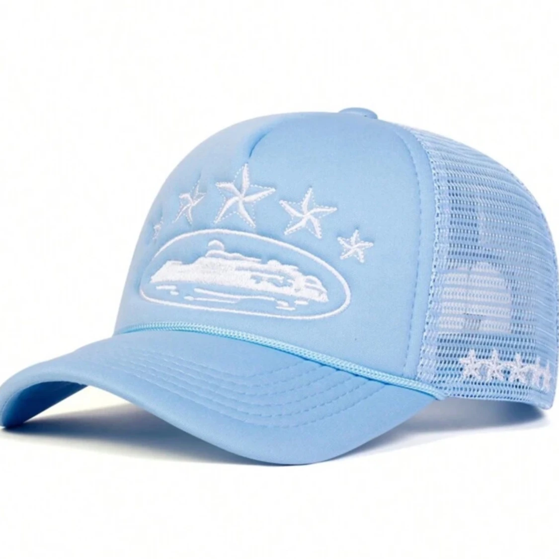 Ljusblå keps med stjärnor