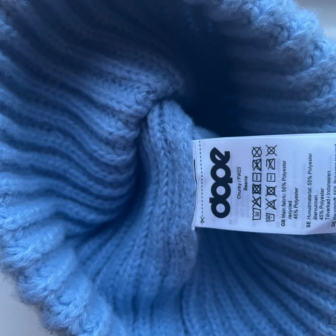 Blå ribbad mössa från Dope - 90