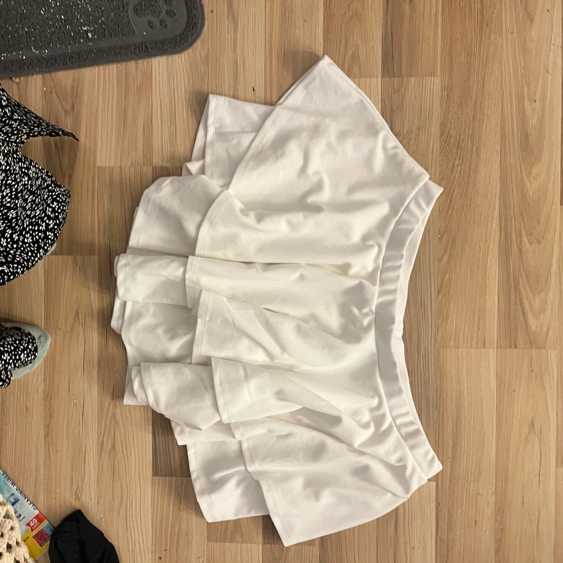 Vit volangkjol från Shein Curve - 90