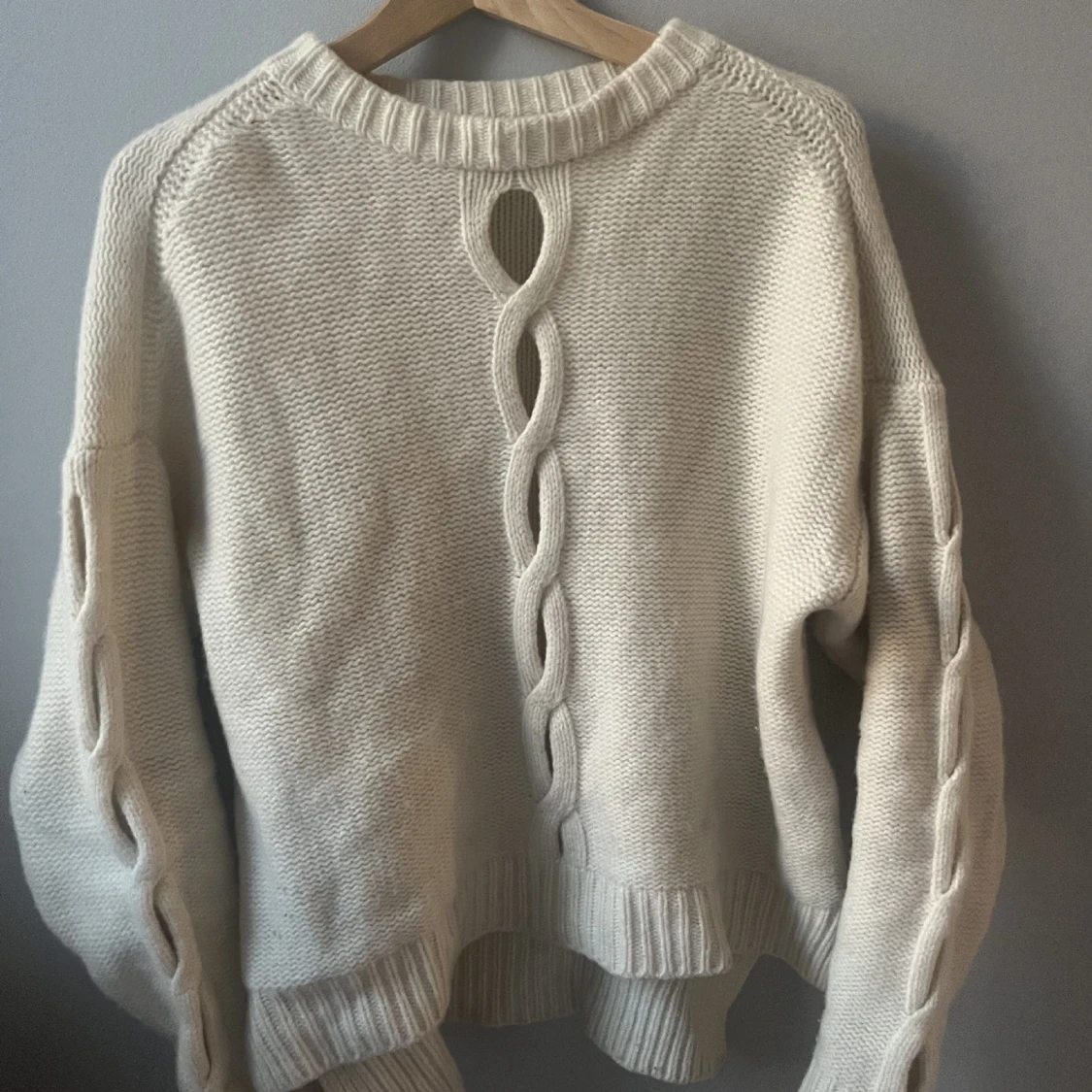 Vit stickad tröja från Filippa K - 1