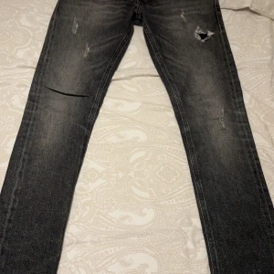 Dondup jeans - Dondup jeans storlek 29 passar större, 9/10 skick 