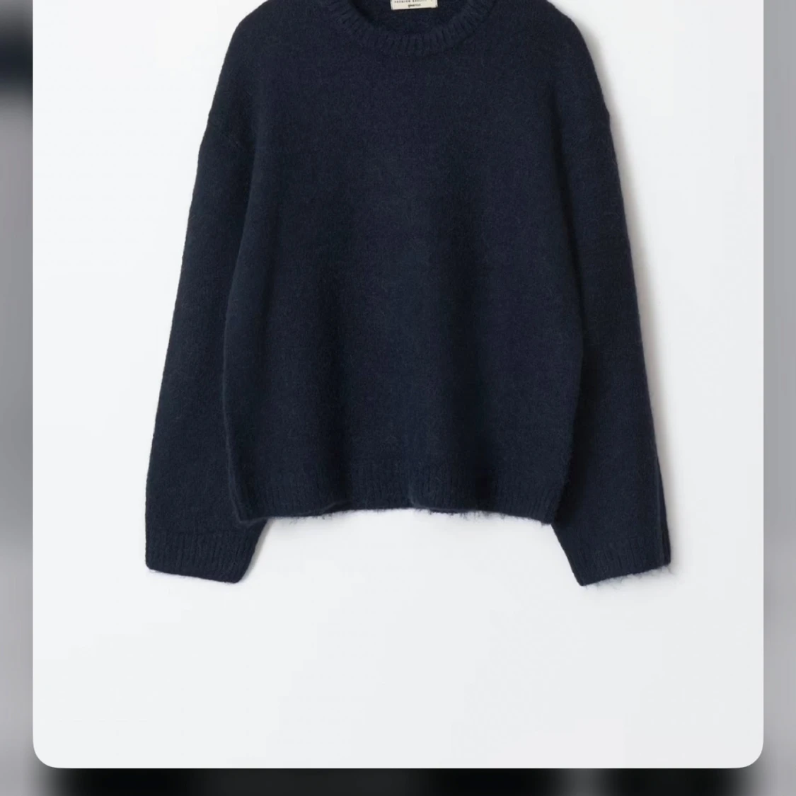 Mörkblå stickad tröja från Gina Tricot - 91