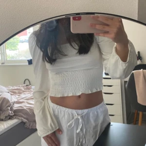 Vit blus  - Väldigt skön och stretchig🥰