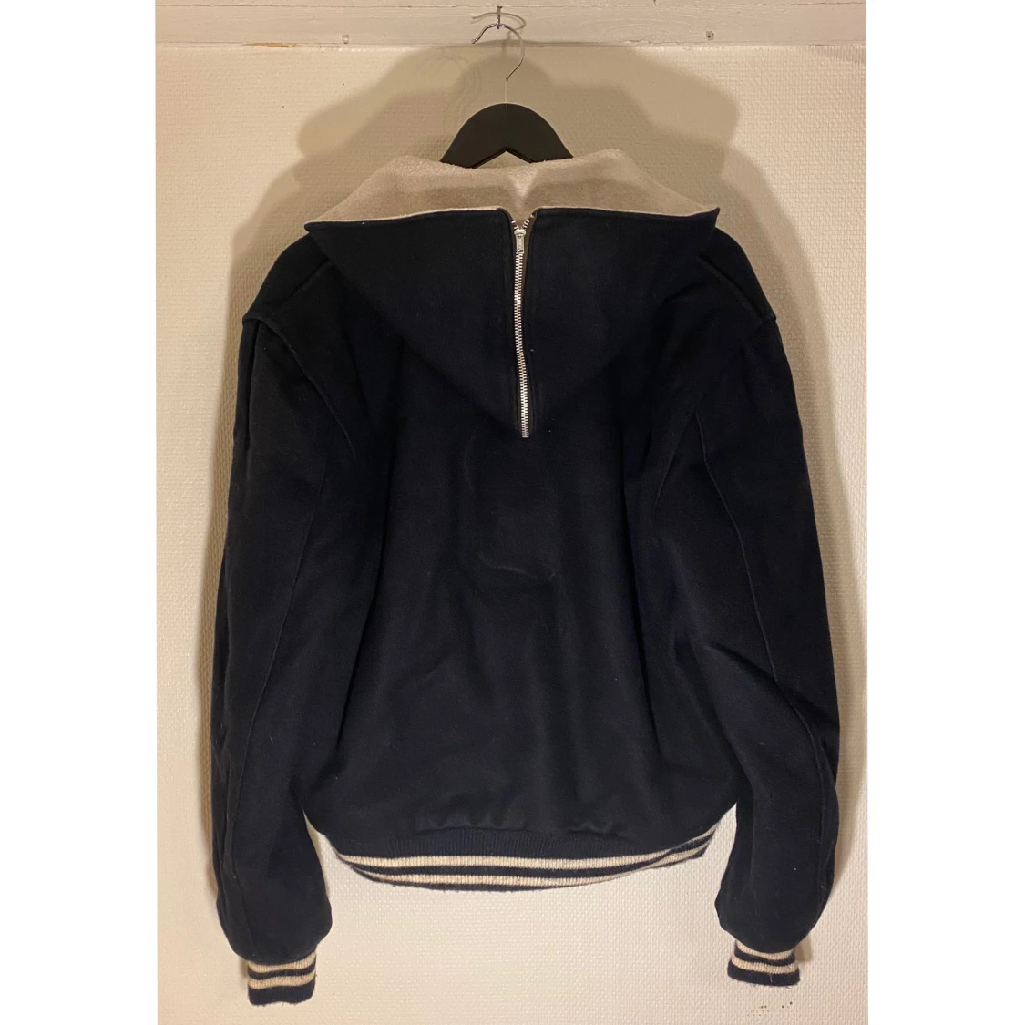 Varsity Jacka med dragkedja på luvan  - Hatchers - 93