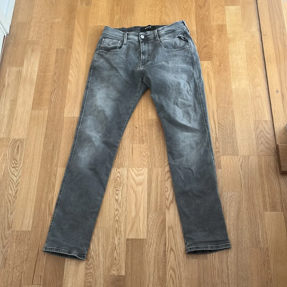 Replay jeans hyper flex Waist: 30 Length:30  Endast provade . Jeans & Byxor.