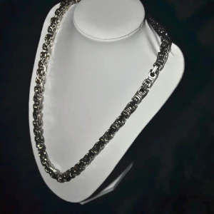 Kejsarlänk - En kejsarlänk i pläterat silver. 7mm tjockt och 60cm långt. Köpt på deucsweden för 600kr. Skriv för frågor