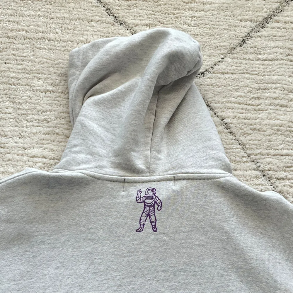 Strl:L Skick:9/10 Retail:2400kr. Hoodies.