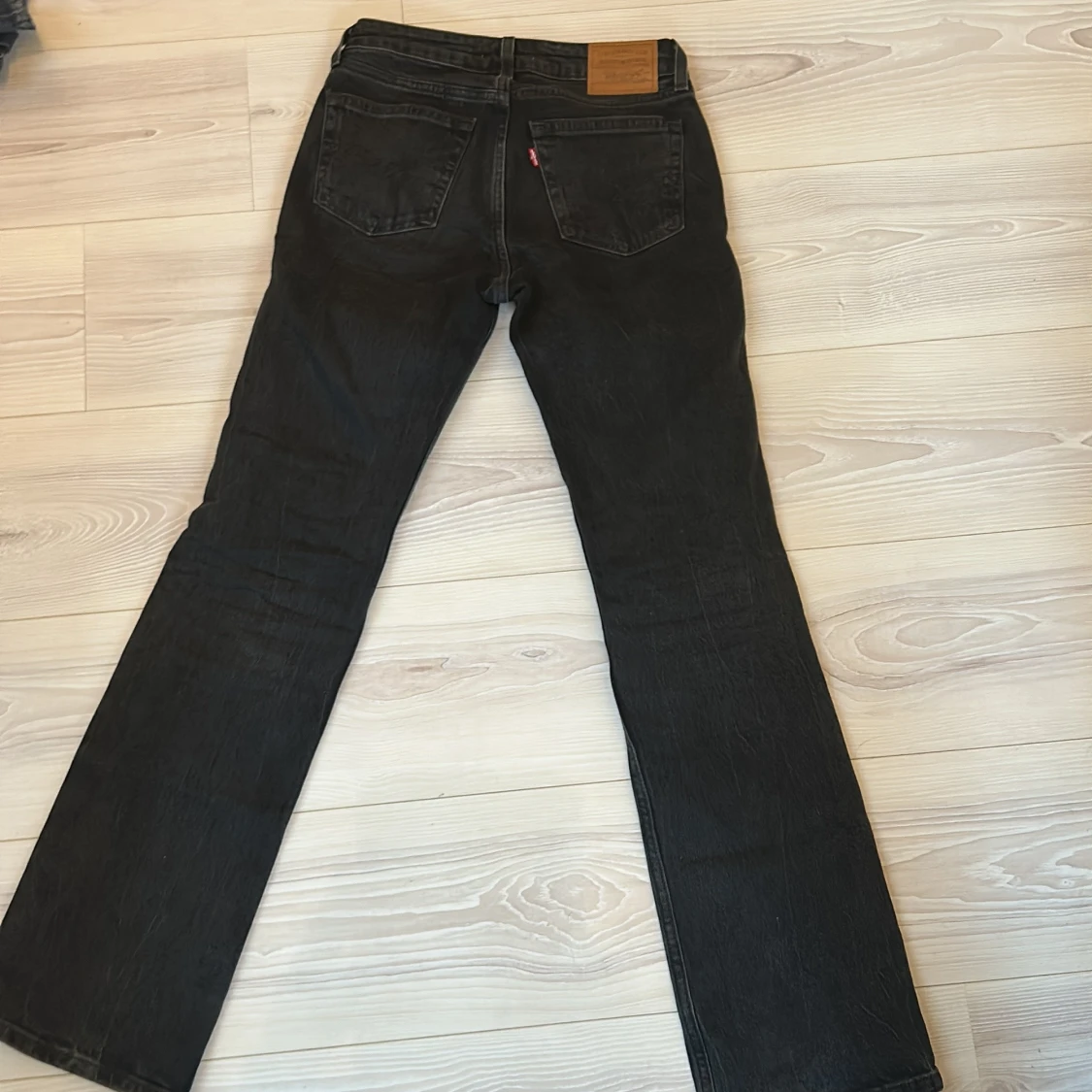 Svarta Levis jeans - 92