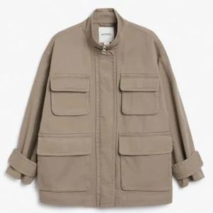 Monki jeans/tyg jacka brun - Säljer denna coola jeans / tyg jackan i färgen ljusbrun. Jackan är stor i storleken, skulle säga s/m.🤎 Från monki, original pris 600kr och knappt använd. Kommer ej till användning och säljer drf billigt. Skriv för funderingar 😊