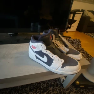 Nike air jorden - Storlek 46, otroligt bra skick, säljer för dom inte användes. Hör gärna av dig över minsta fundering.