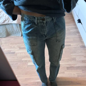 Jeans - Snygga jeans från junkyard storlek S. Hela och fräscha.