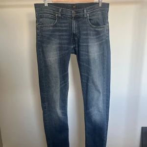 Lee jeans - Säljer nu dessa jeans från Lee som är i mycket bra skick | Storlek 32/34 | Hör av dig vid frågor