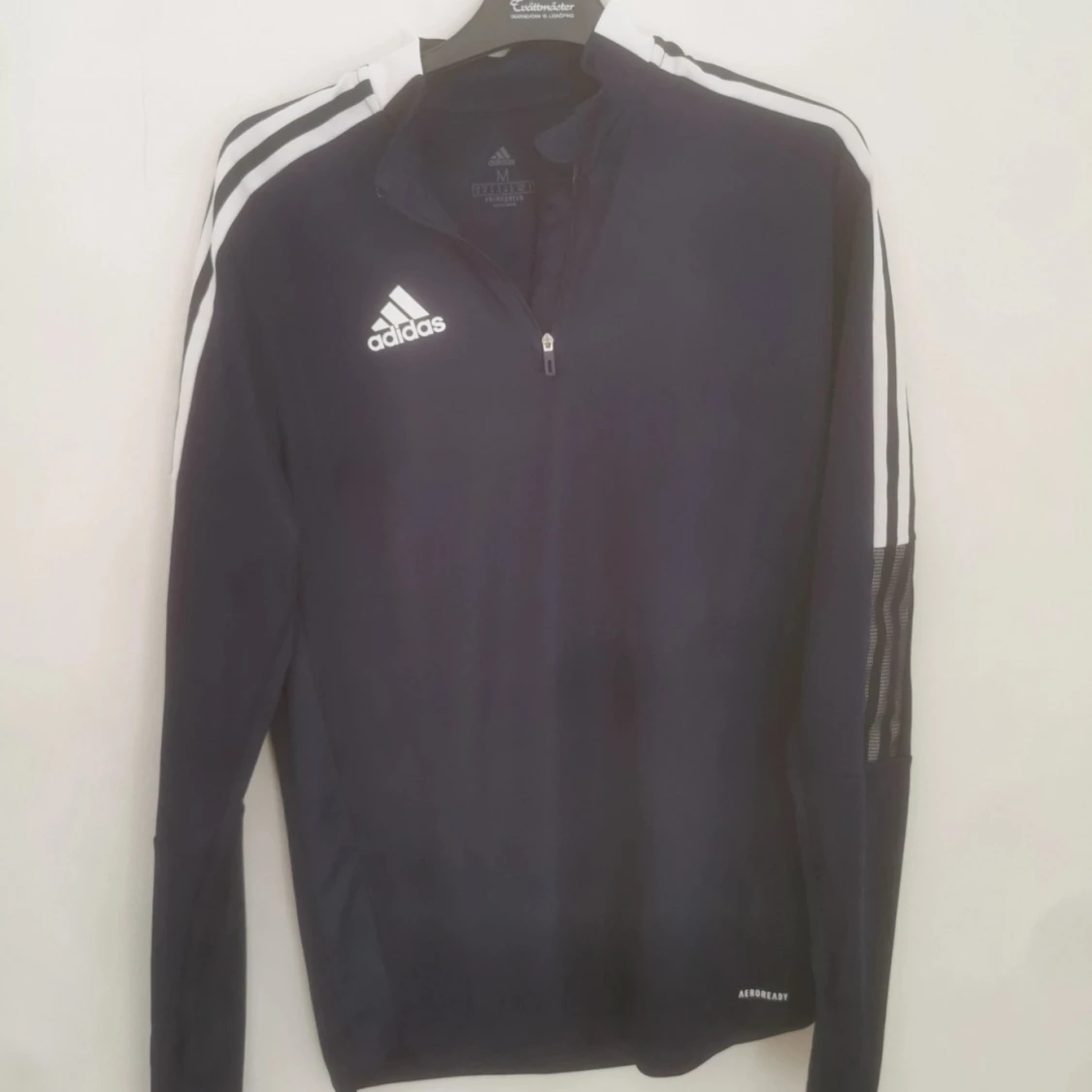 Adidas träningströja och sportbyxor