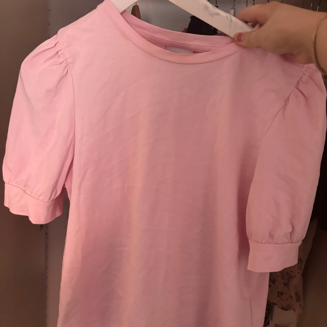 Ljusrosa topp från Aware by Vero Moda