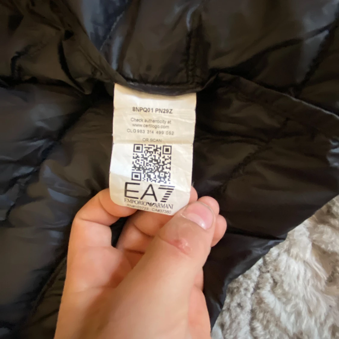 Svart dunväst från Emporio Armani EA7 - 3