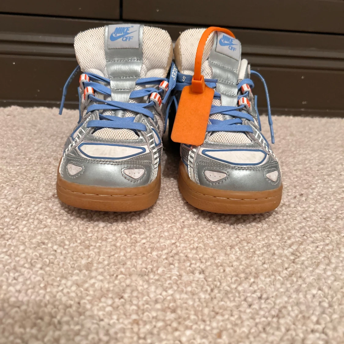 Nike Off-White sneakers i silver och blå