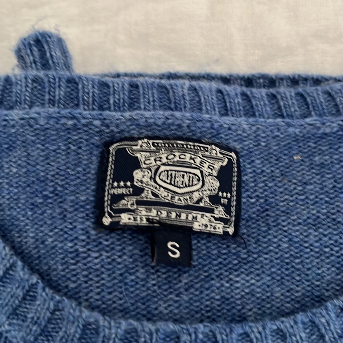 Blå stickad tröja från Crocker - 1