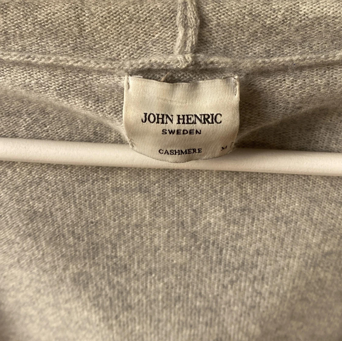Ljusgrå hoodie i kashmir från John Henric - 2