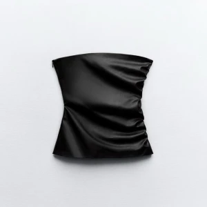 Skin topp - Skin topp från Zara, ny utan prislapp. Den är slutsåld på hemsidan.💗