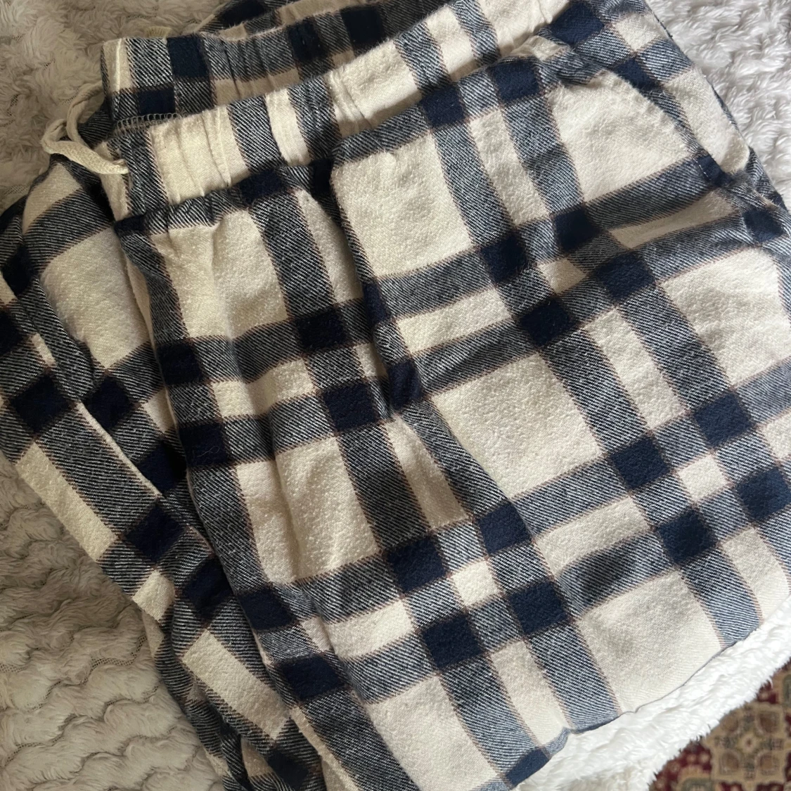 Rutiga mjukisbyxor från Lindex  - 2