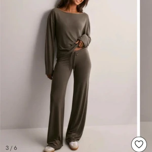 Nelly My Chill Pants & Sweater - Säljer detta setet från Nelly. Tröjan finns inte att köpa längre 🤎