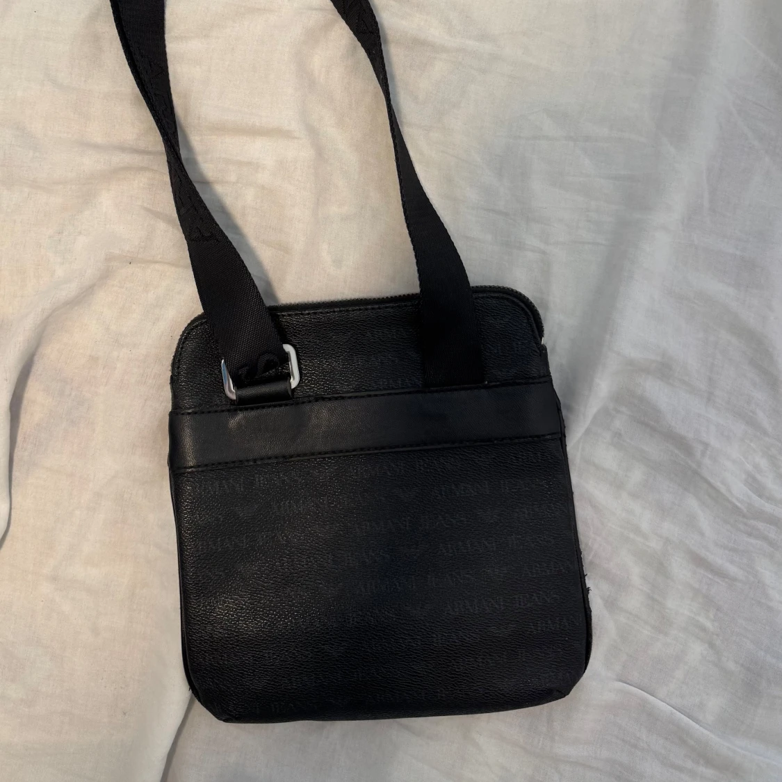 Svart axelväska från Armani Jeans - 2