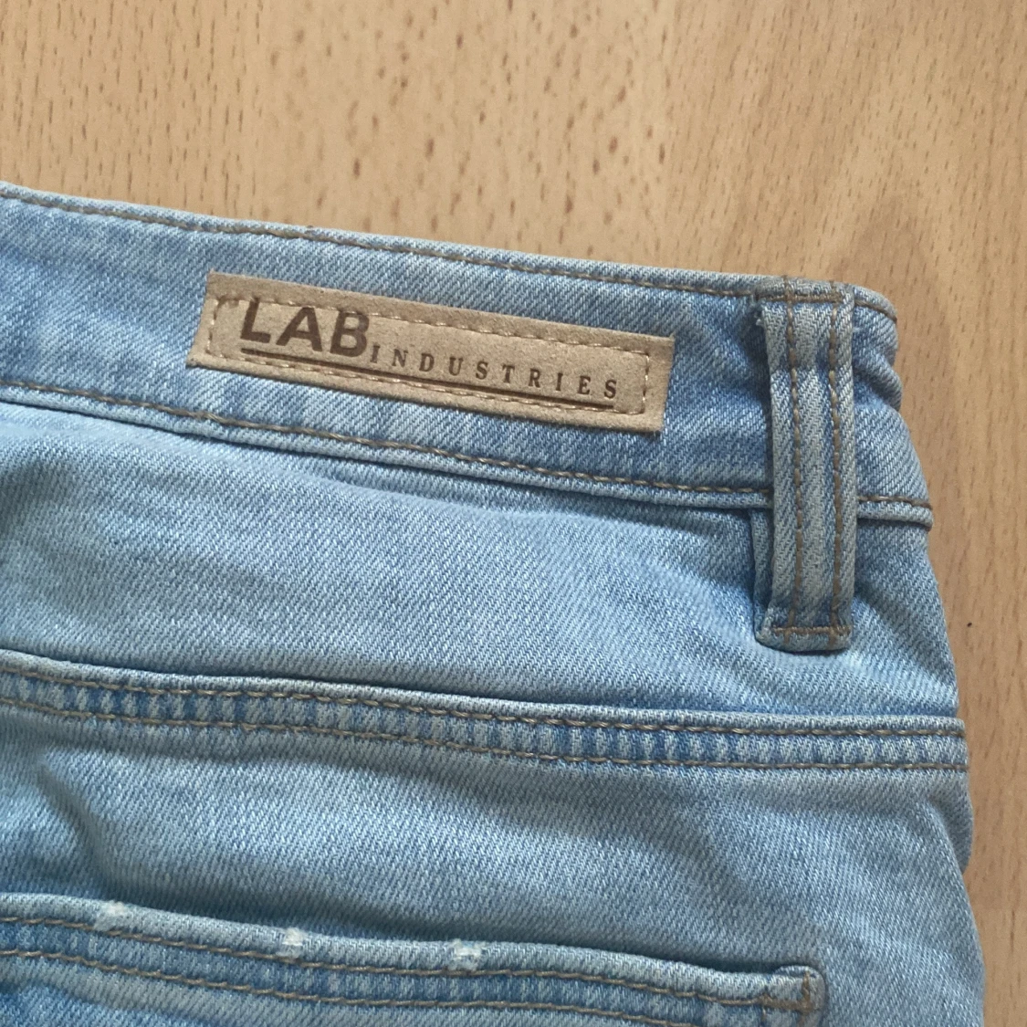 Ljusblå wide jeans från LAB Industries - 2