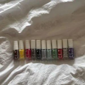 Depend nagellack  - Oanvända! 11 st nagellack som inte kommer till någon användning för mig för ett bra pris🩵