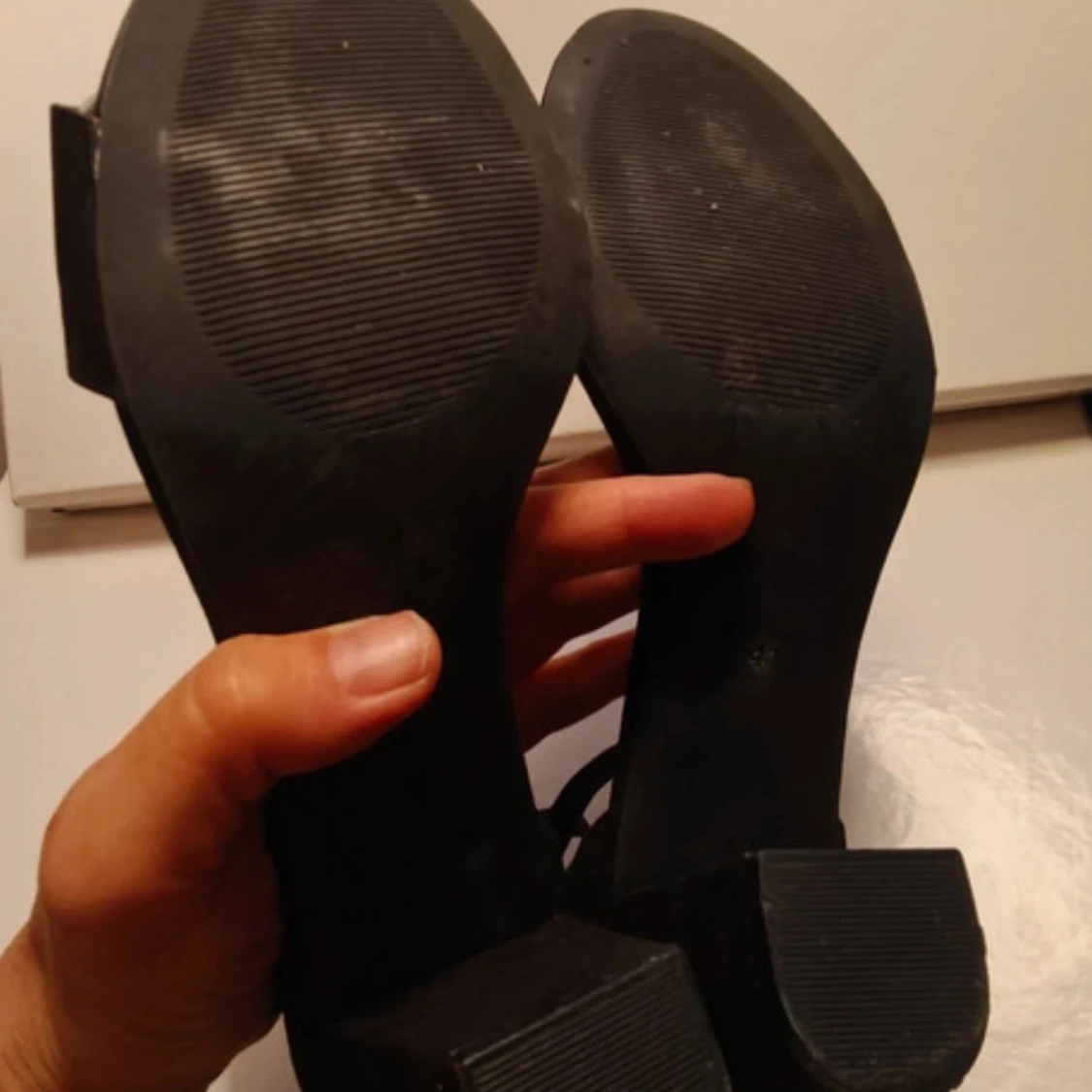 Svarta klackskor - 1