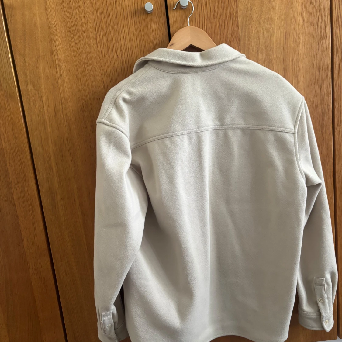 Beige overshirt från H&M i fleece - 1