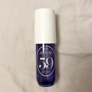 Sol de Janeiro Cheirosa 59 Perfume Mist - Sol de Janeiro Cheirosa 59 Perfume Mist, 90 ml. Se bild 2 för hur mycket som är kvar i flaskan. En supergod doft. 