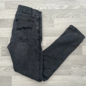 Nudie Jeans - - Nudie Jeans - Mycket bra skick - Storlek 29/30 - Nypris: 1500kr - Mitt pris: 399kr