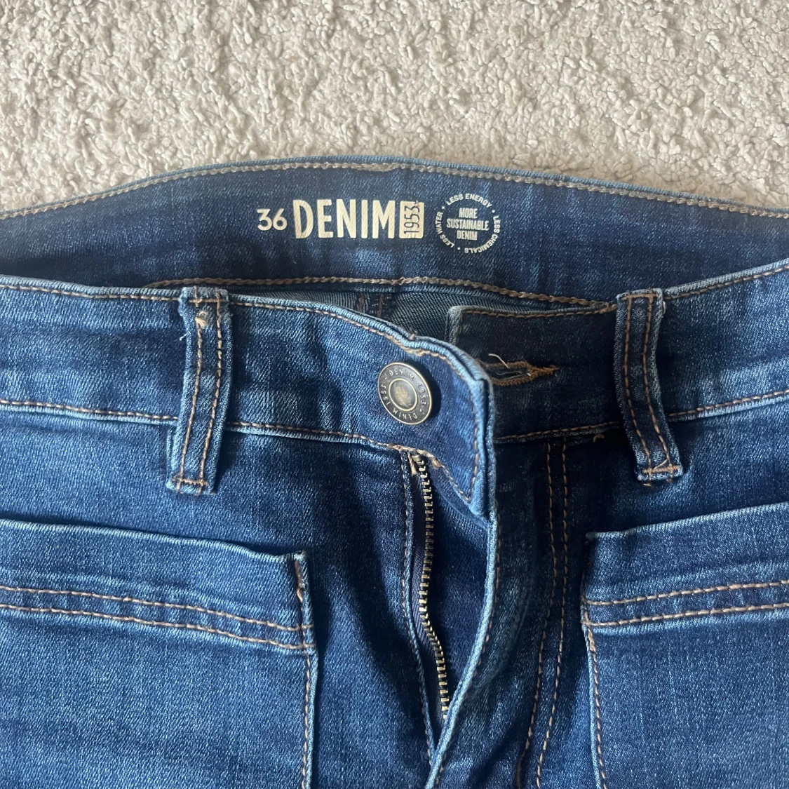 Mörkblå bootcut jeans från Denim - 1