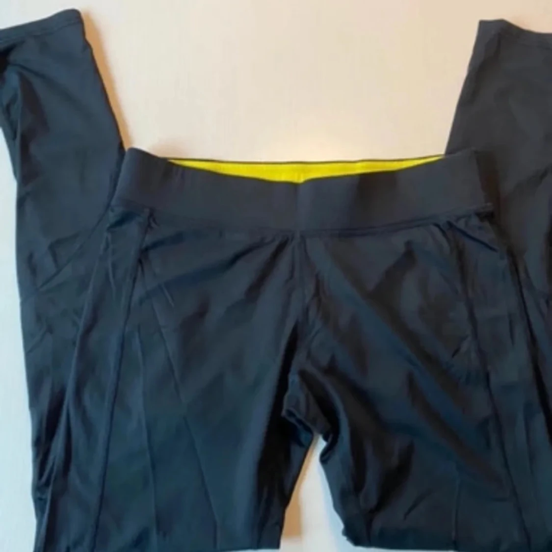 Svarta träningsleggings från Newbody - 2