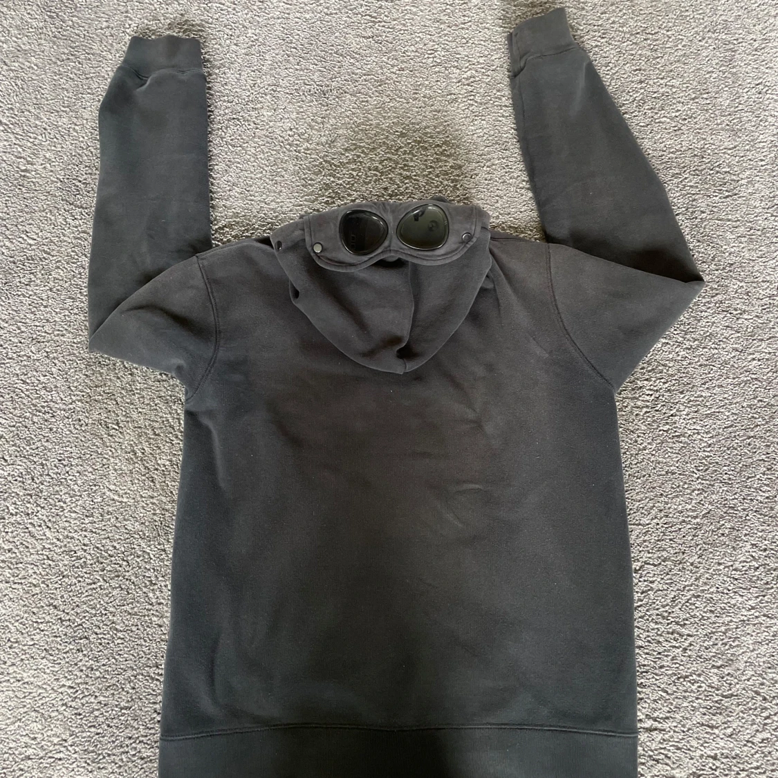 Svart ziphoodie från C.P. Company - 1