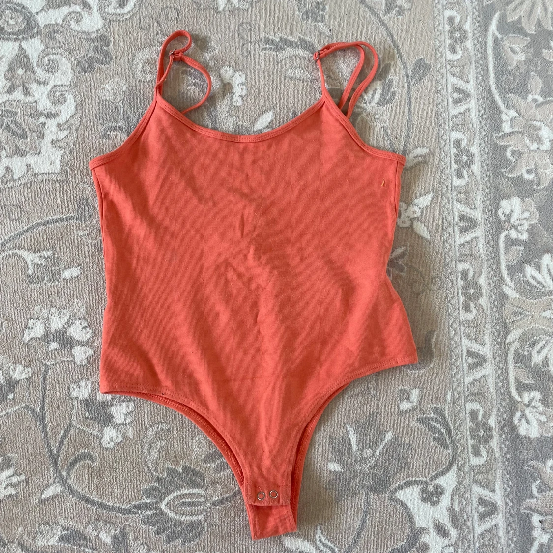 Korallfärgad bodysuit från Bluesteel