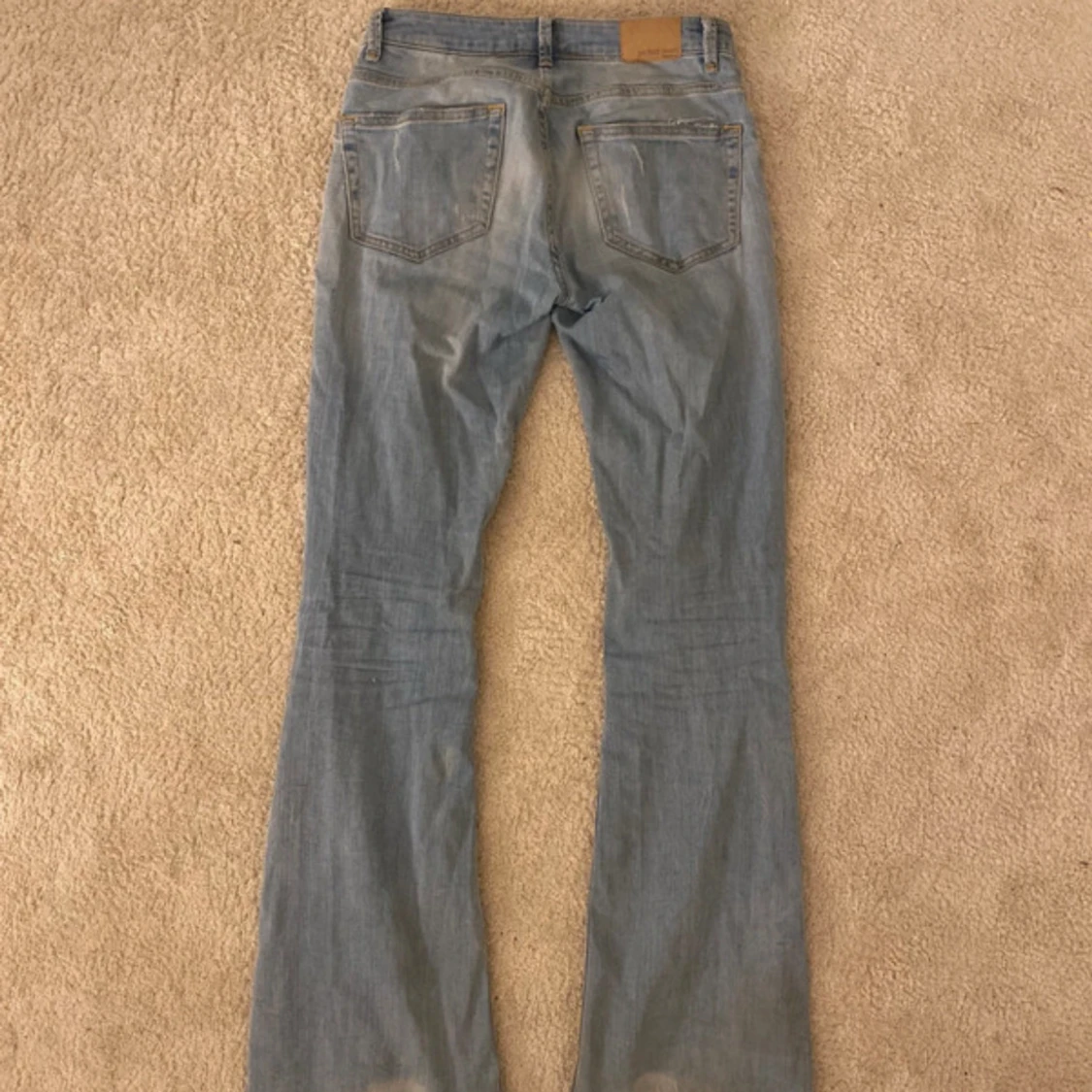 Ljusblå bootcut jeans - 2