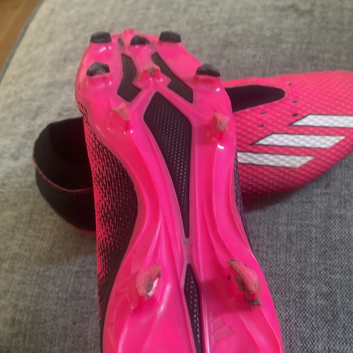 Rosa Adidas fotbollsskor utan snörning - 3