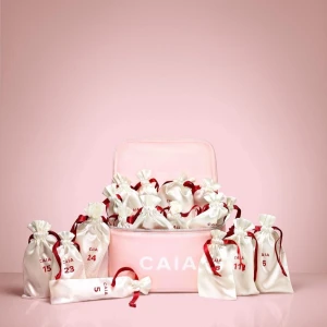 Caia necessär - Jättefin necessär från Caia💕 från deras adventskalender 2021 och går ej att köpa på deras hemsida! Kom gärna med prisförslag vid intresse🥰