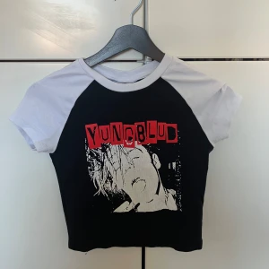 Yungblud topp - Storlek M. 