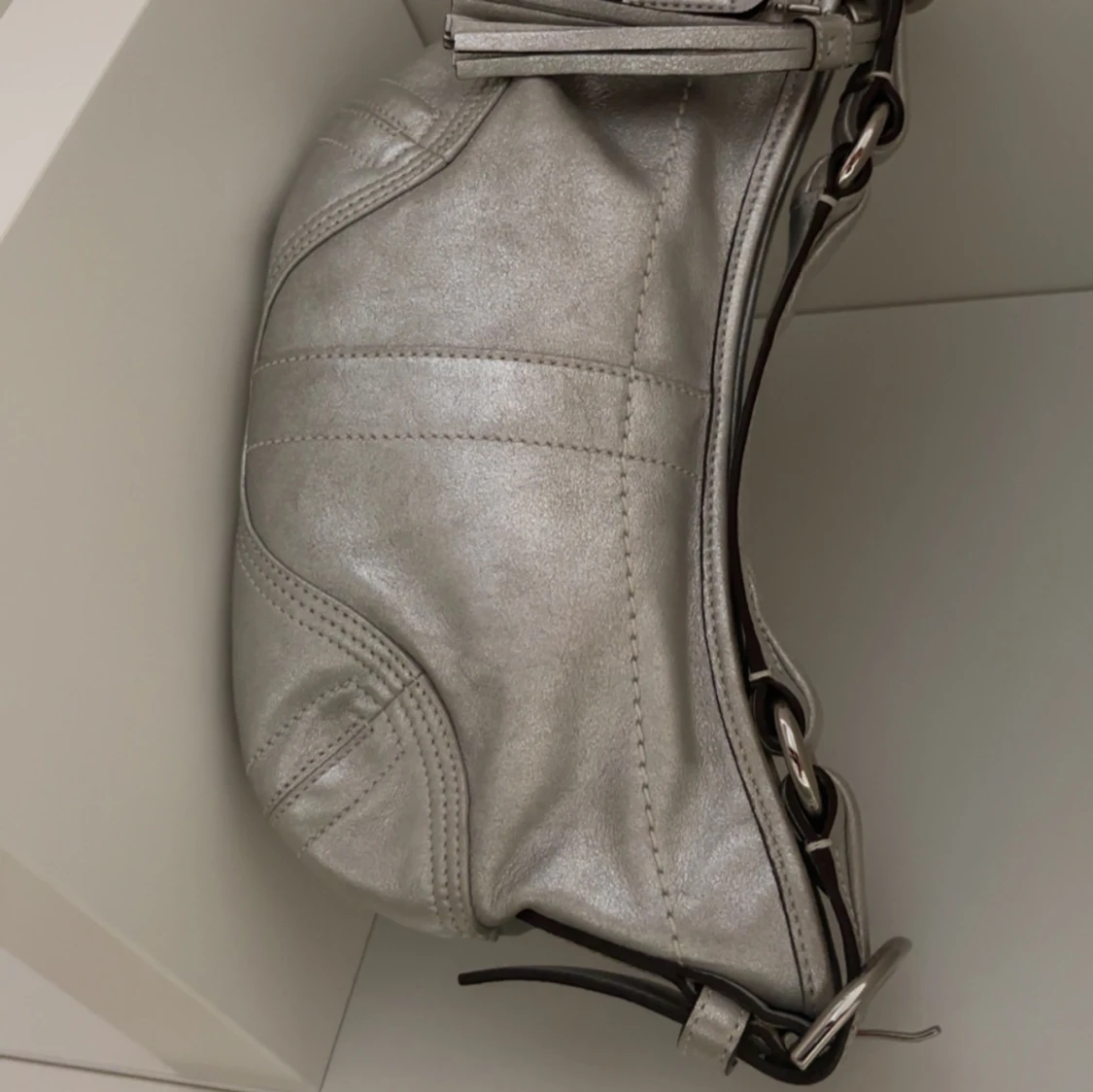 Coach silver axelväska i skinn - 2