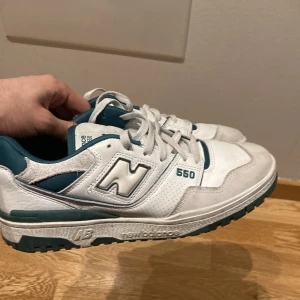 New Balance 550 - Nee Balance 550 i väldigt bra skick, bara använts ett fåtal gånger.