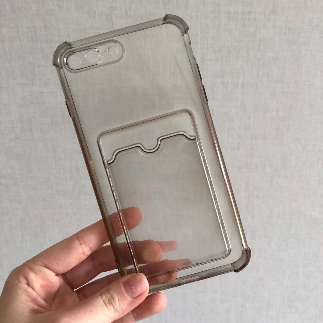 Transparent mobilskal med kortfack