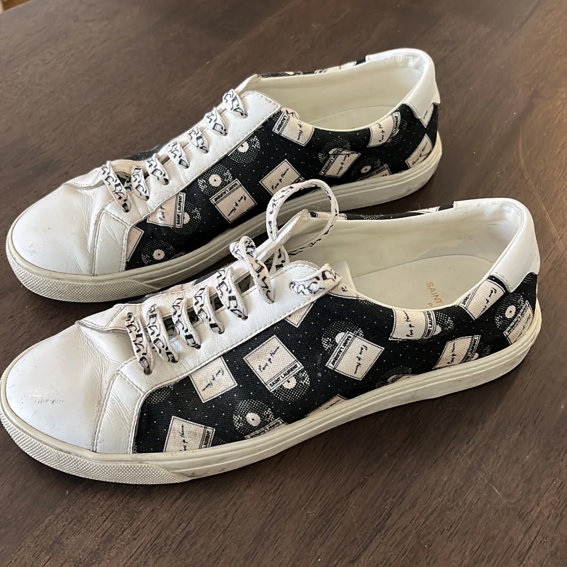Saint Laurent sneakers med mönster - 1