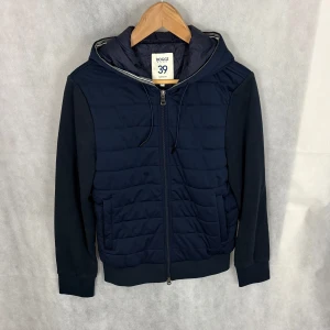 Boggi Milano cardigan  - Fint skick! Modellen är 185 och bär S, passar xs