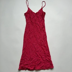 Sommarklänning - Rosa sommarklänning från Bay. Storlek S skulle jag säga