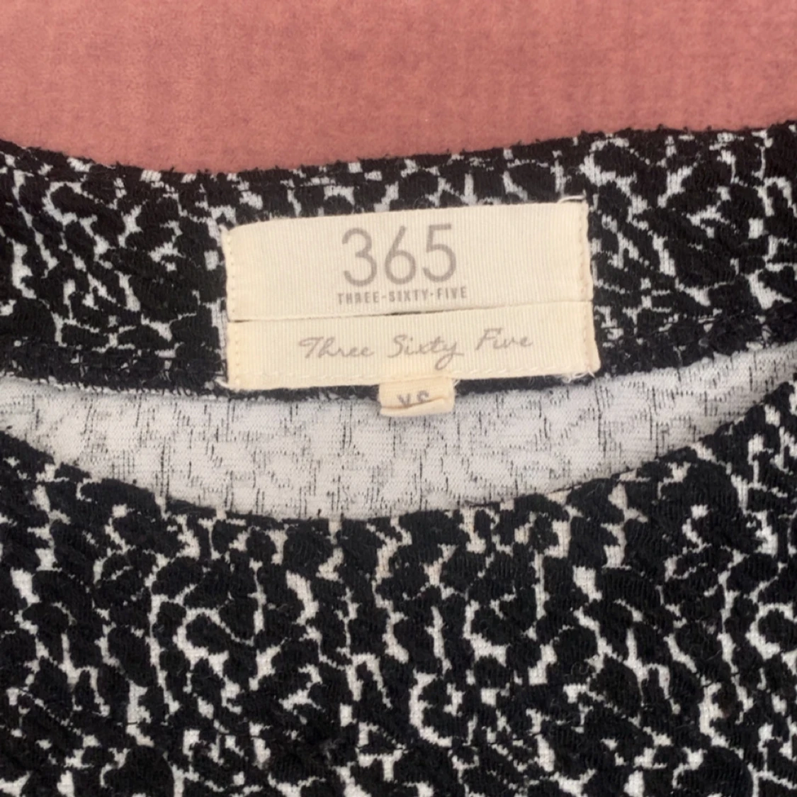 Svartvit mönstrad topp  - 2