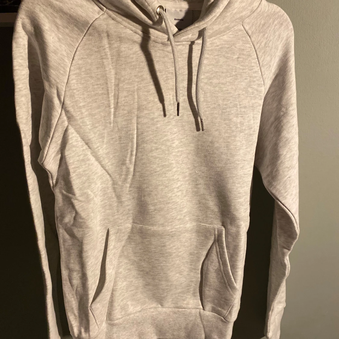 Ny Ljusgrå hoodie Revenite - 1