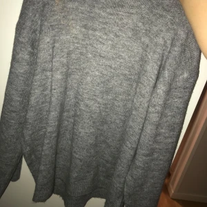 Grå stickad tröja - Grå tröja från lager 157 svinsnygga o helt ny!❤️ Storlek S