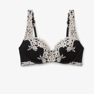 Svart spets-bh med broderade detaljer - BH från intimissimi! Använd 1 ggn. Strl 75c 💕